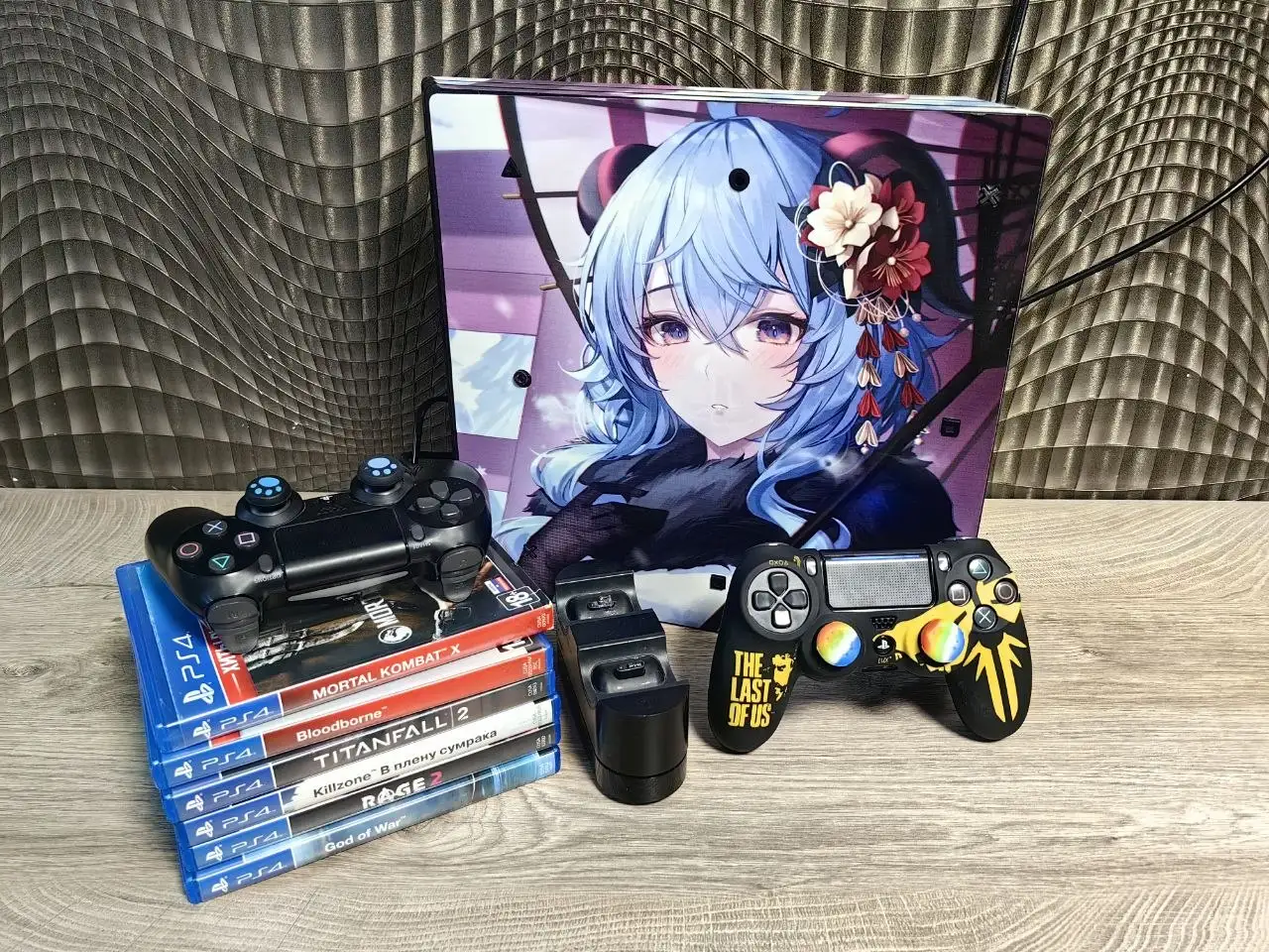 Sony PlayStation 4 PRO с дисками и док-станцией - Игры и приставки (Электроника) в Хабаровск
