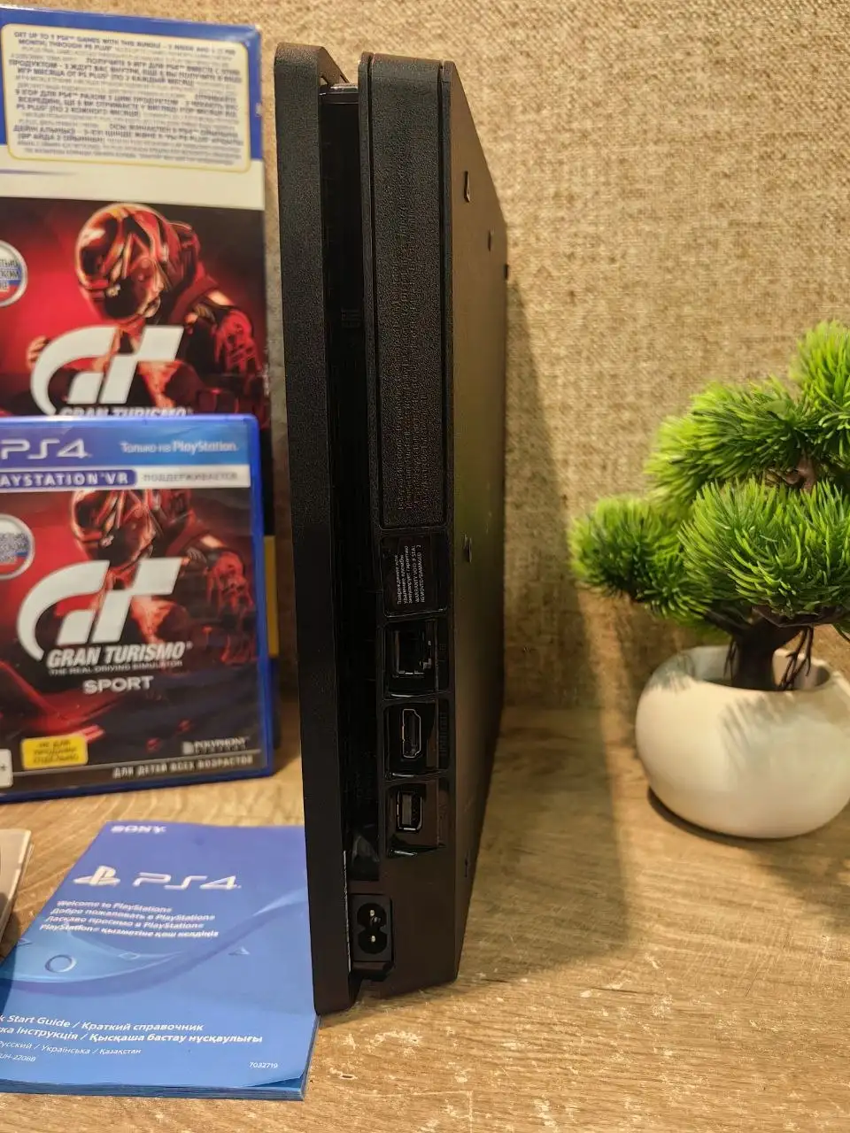 PlayStation 4 Slim - Игровые приставки (Электроника) в Хабаровск