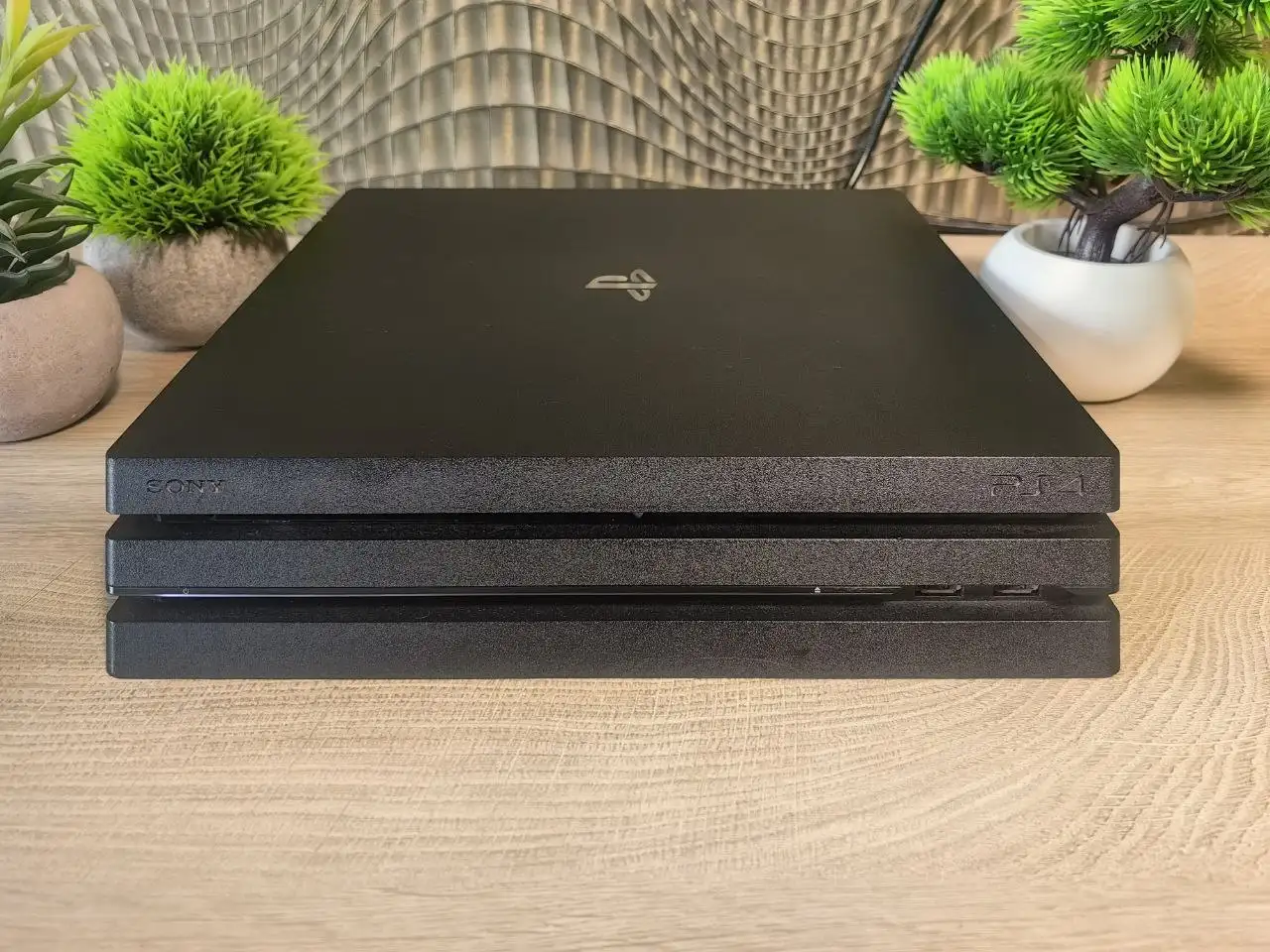 PlayStation 4 PRO - Игровые консоли (Электроника) в Хабаровск