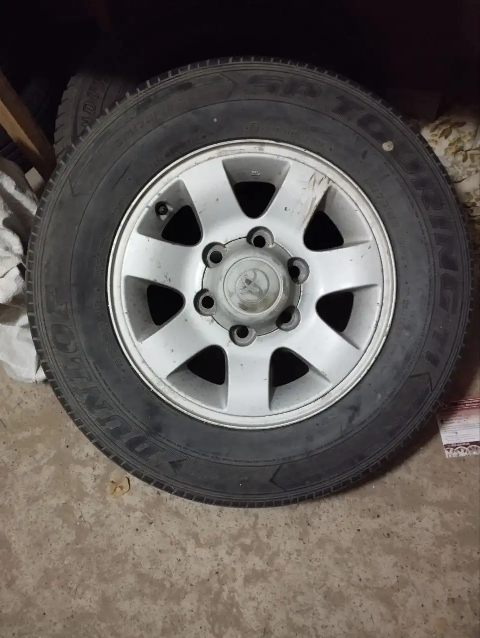 Обмен/продажа литья с резиной для Хайса 215/70R15 на 4 отверстия 185/65R15 - Шины и диски (Авто) в Хабаровск