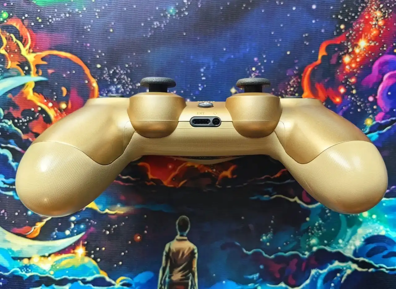 Продам оригинальный Dualshock 4 v2 Gold в Хабаровске - Геймерские товары (Электроника) в Хабаровск