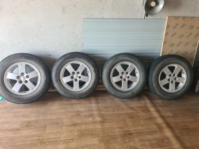Продам комплект шин - Колёса в Хабаровск