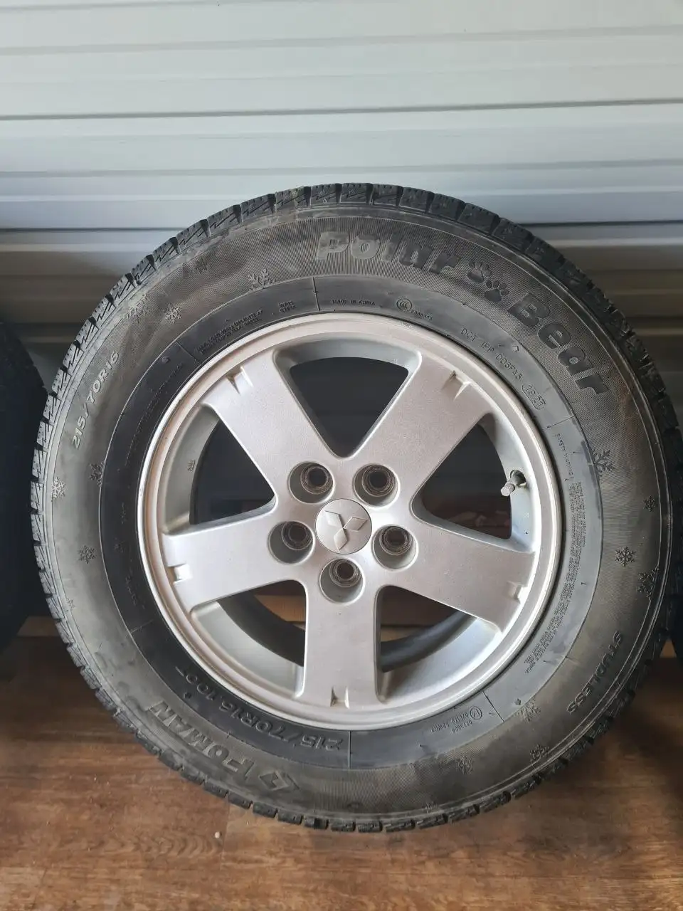 Продам комплект шин - Автошины (Авто) в Хабаровск