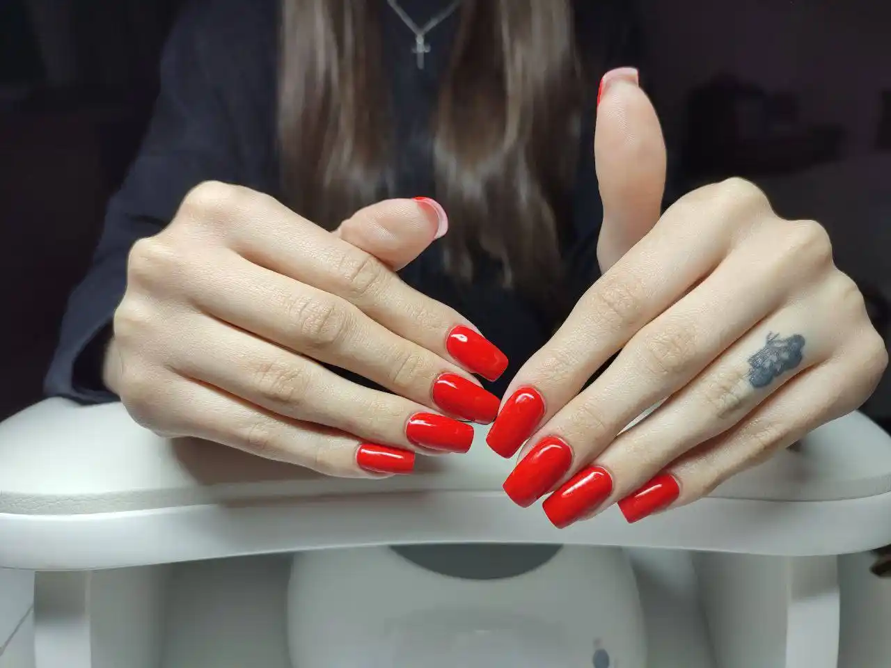 Начинающий мастер маникюра