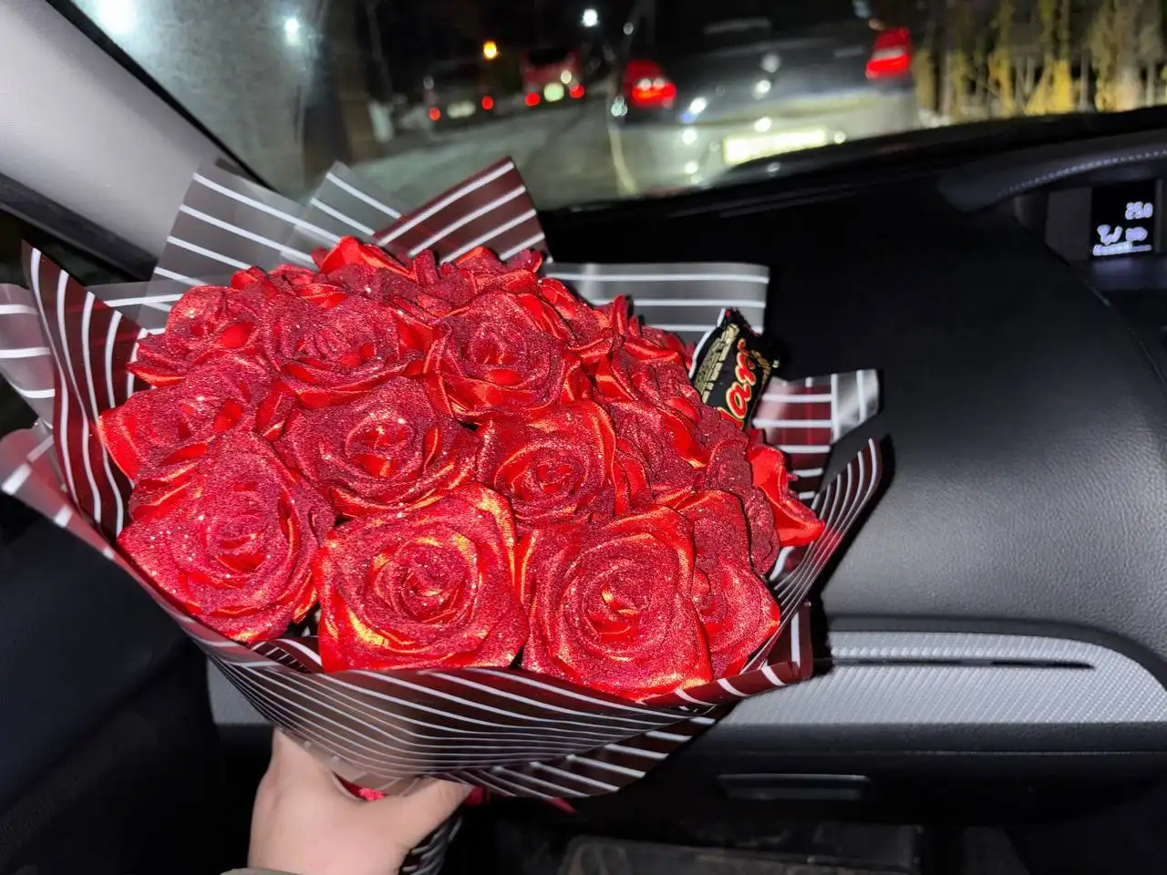 Предзаказ букетов из атласных лент