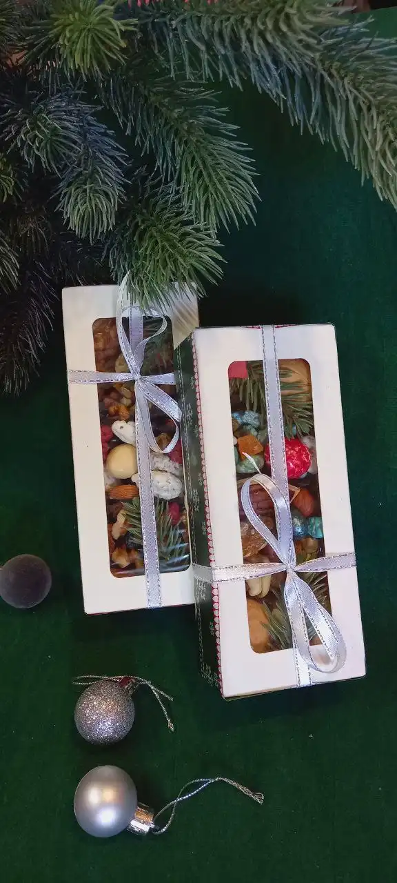 Новогодние композиции из ягод, фруктов и цветов