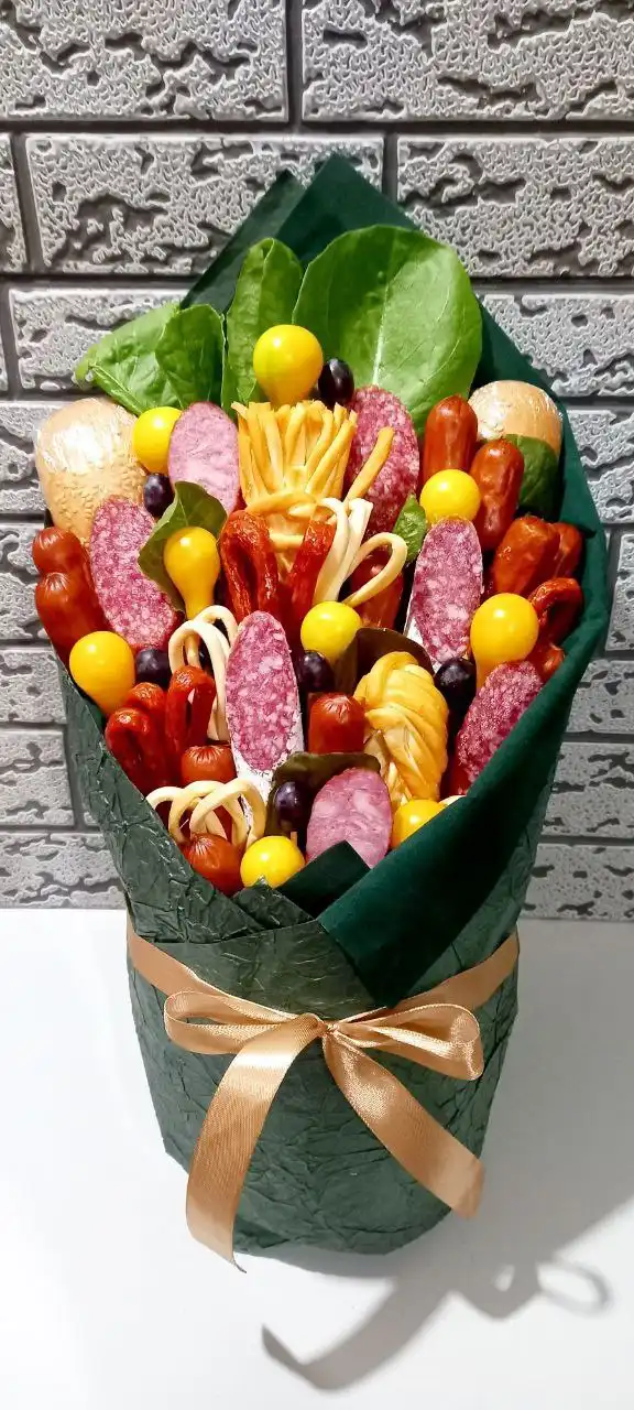 Новогодние композиции из ягод, фруктов и цветов