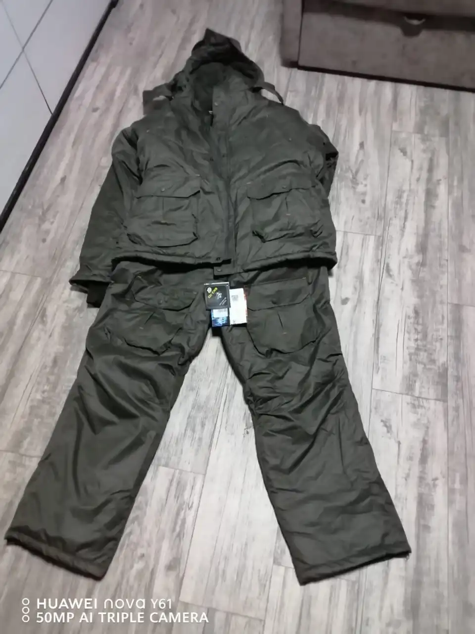 Продам новый зимний рабочий костюм с сапогами