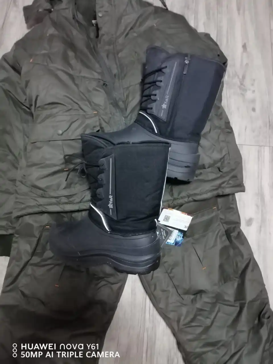 Продам новый зимний рабочий костюм с сапогами