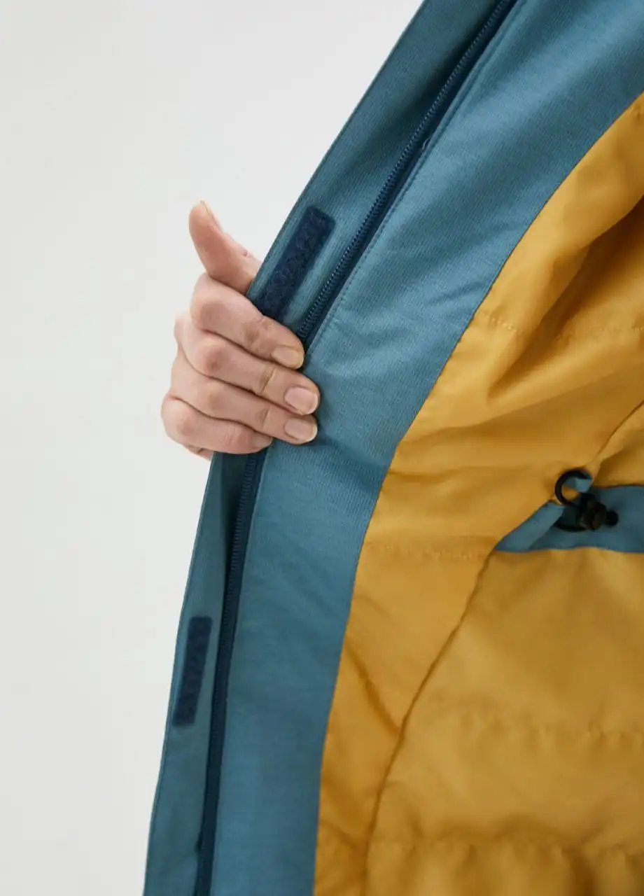 Продам новую утепленную куртку Outventure размер 52