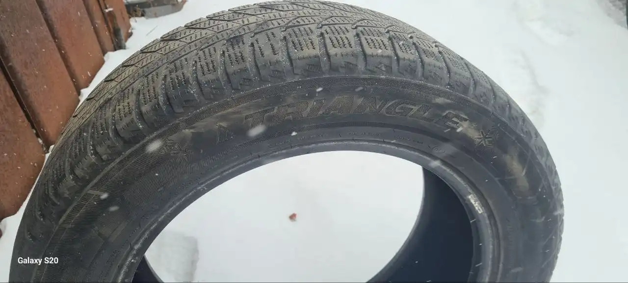 Продам комплект шин 225/55 R17