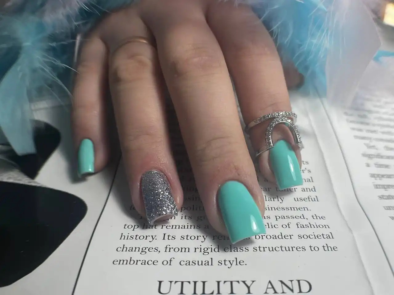 Услуги маникюра и наращивания ногтей