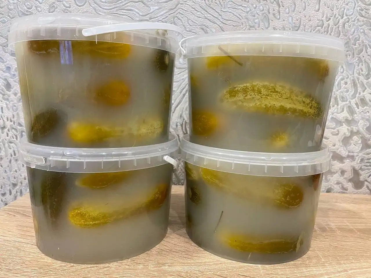 Продам огурцы бочковые в ведерках 2 литра