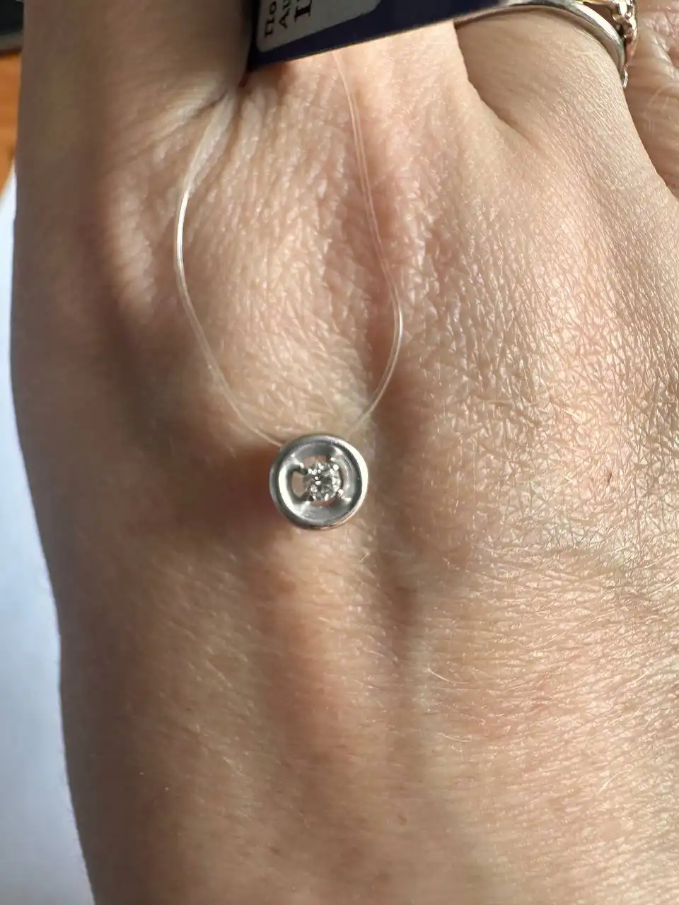 Кулон бегунок с бриллиантом