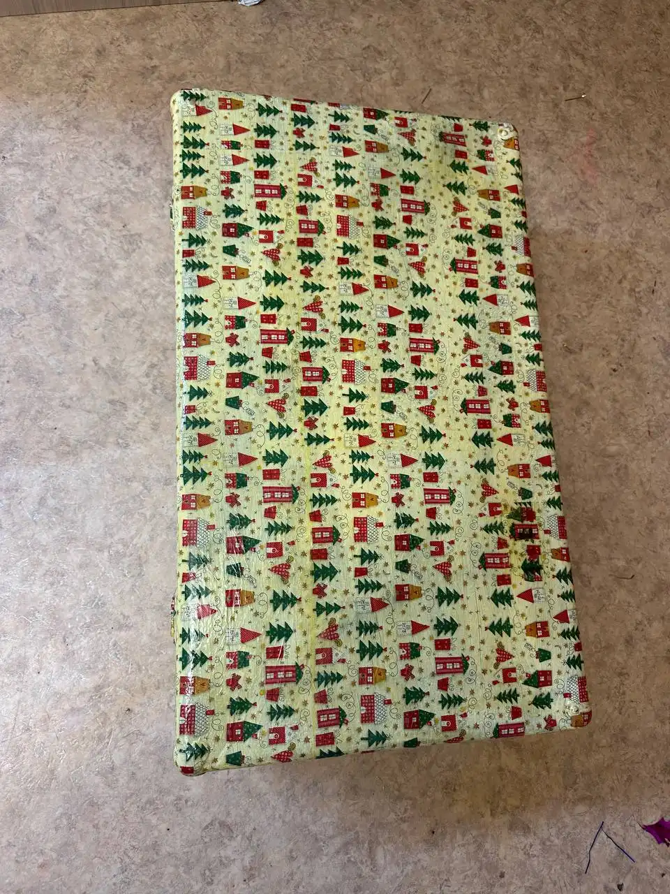 Декоративный чемодан