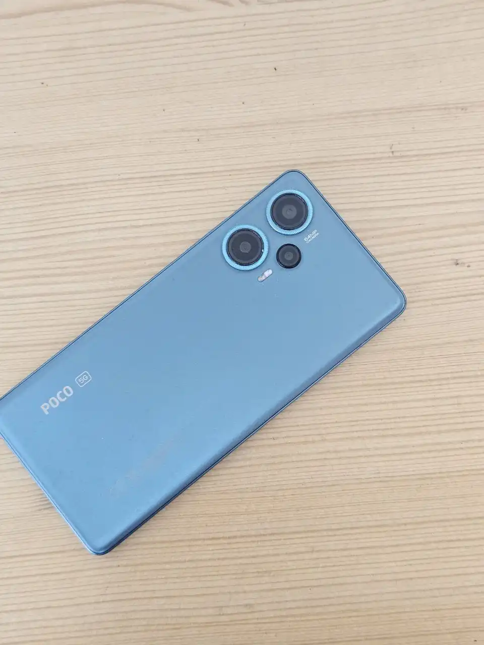 Продам Poco F5 12+256 с коробкой