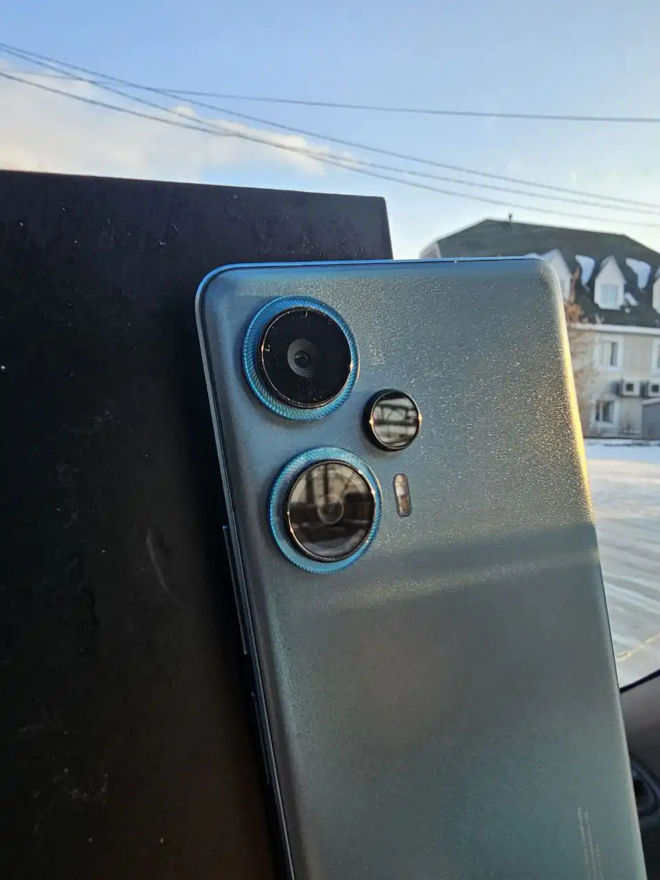 Продам Poco F5 12+256 с коробкой