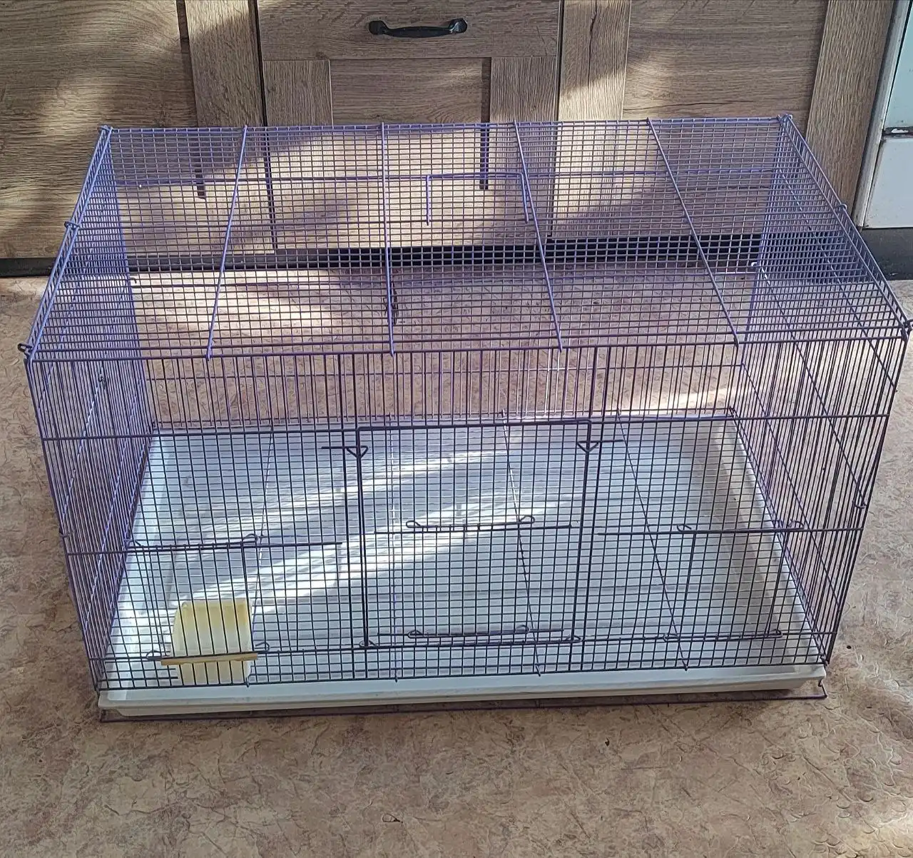 Продам большую клетку для птиц