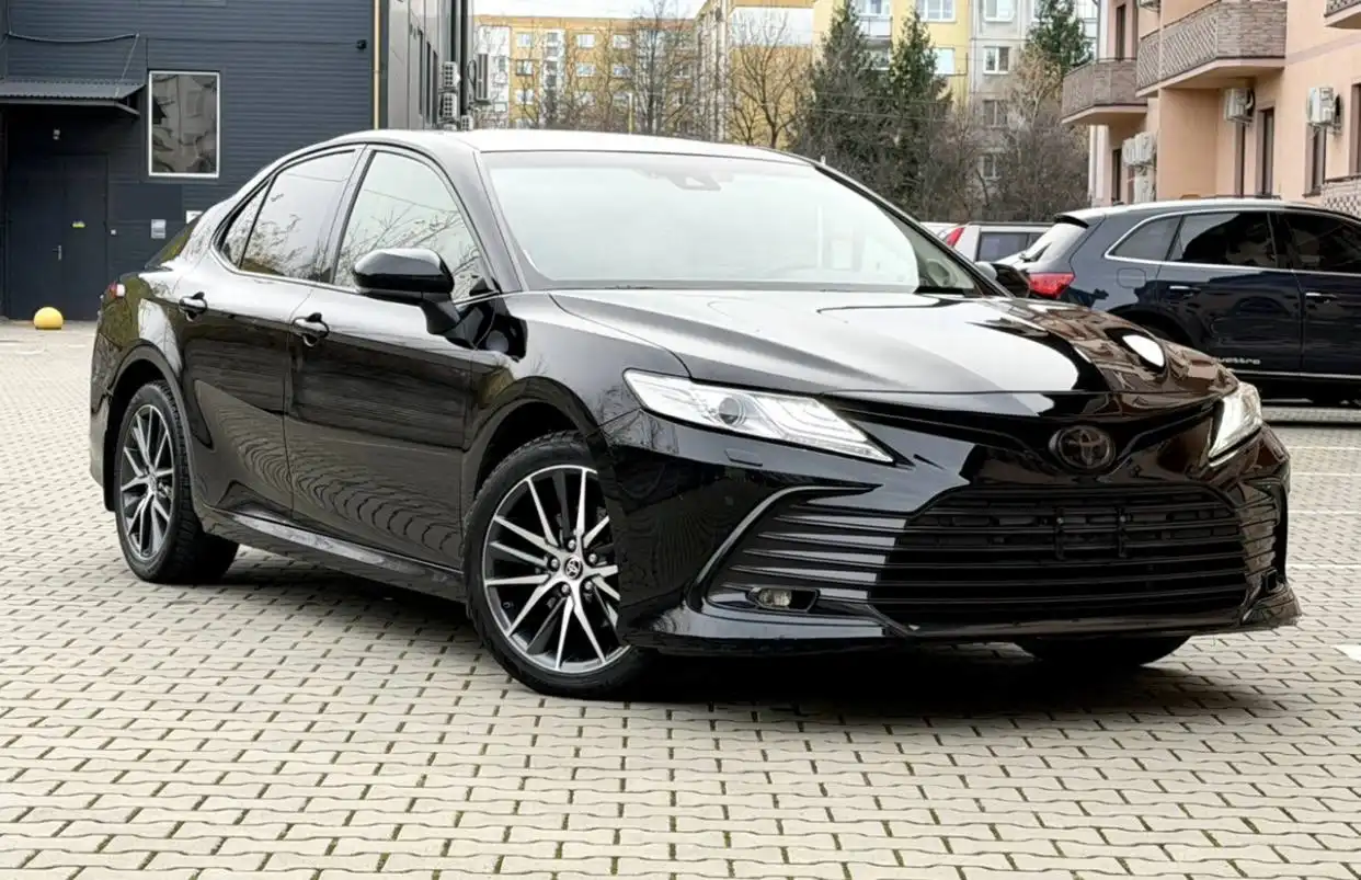 Toyota Camry 2021