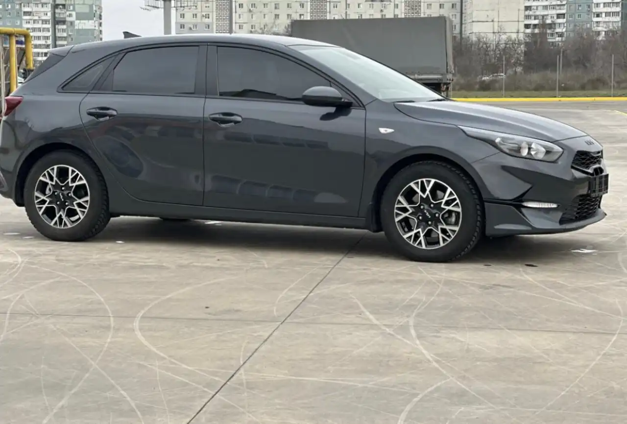 Kia Ceed 2022 III поколение (рестайлинг) в идеальном состоянии