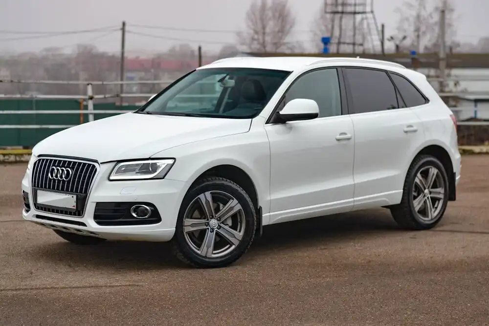 Audi Q5 2009 года с полным приводом и кожаным салоном