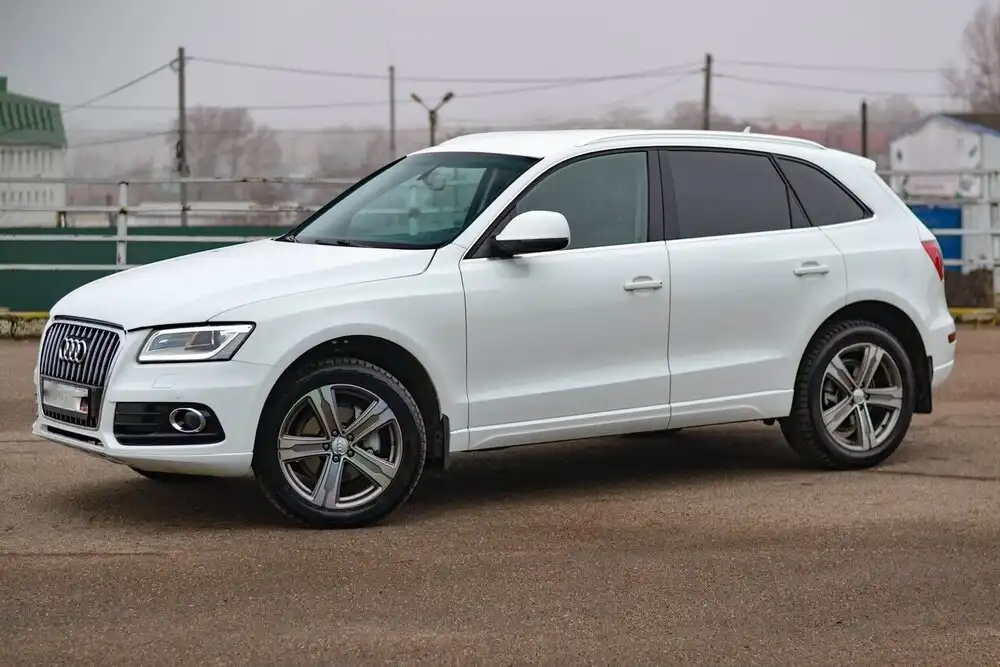 Audi Q5 2009 года с полным приводом и кожаным салоном