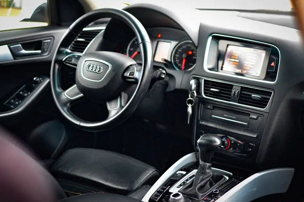 Audi Q5 2009 года с полным приводом и кожаным салоном