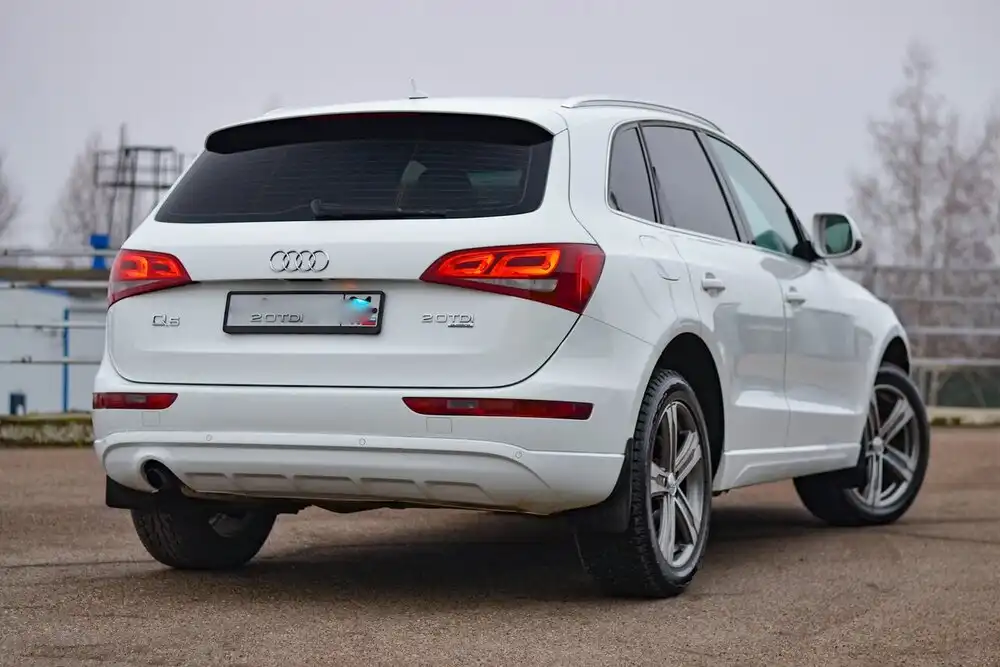 Audi Q5 2009 года с полным приводом и кожаным салоном