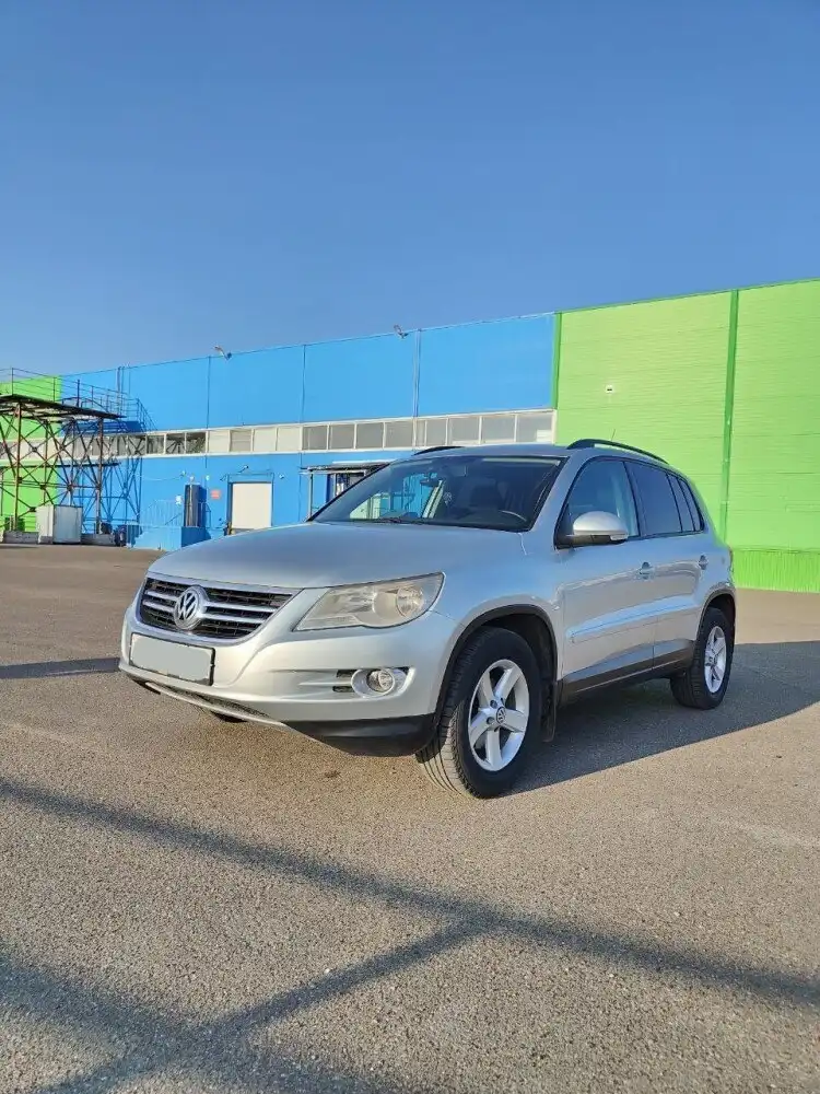 Volkswagen Tiguan 2010, полный привод, АКПП