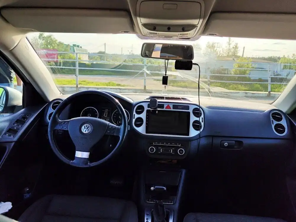 Volkswagen Tiguan 2010, полный привод, АКПП