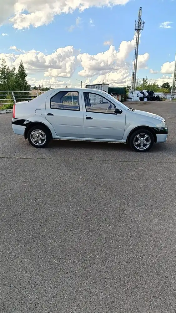Renault Logan 2006 г.в. 1.6 механика