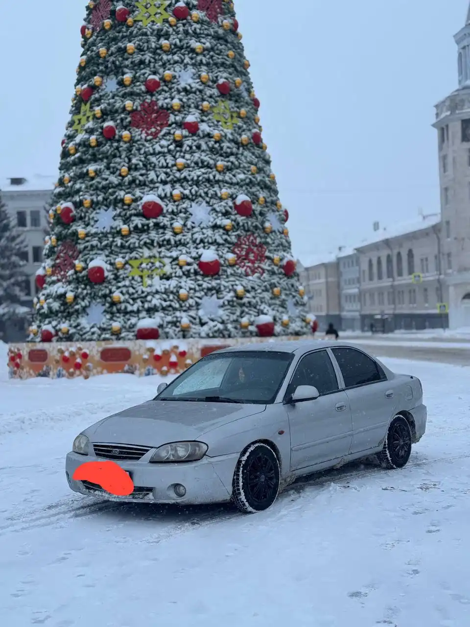 Автомобиль 2008 года