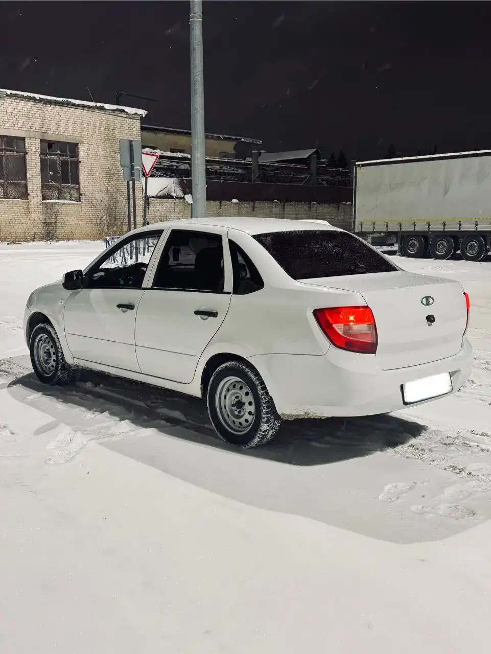 Продам Гранту 2012 года