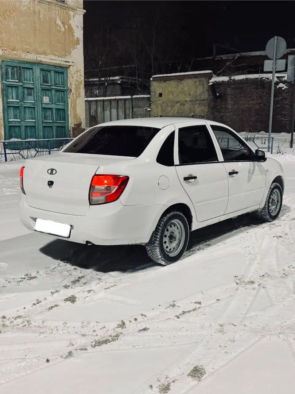 Продам Гранту 2012 года