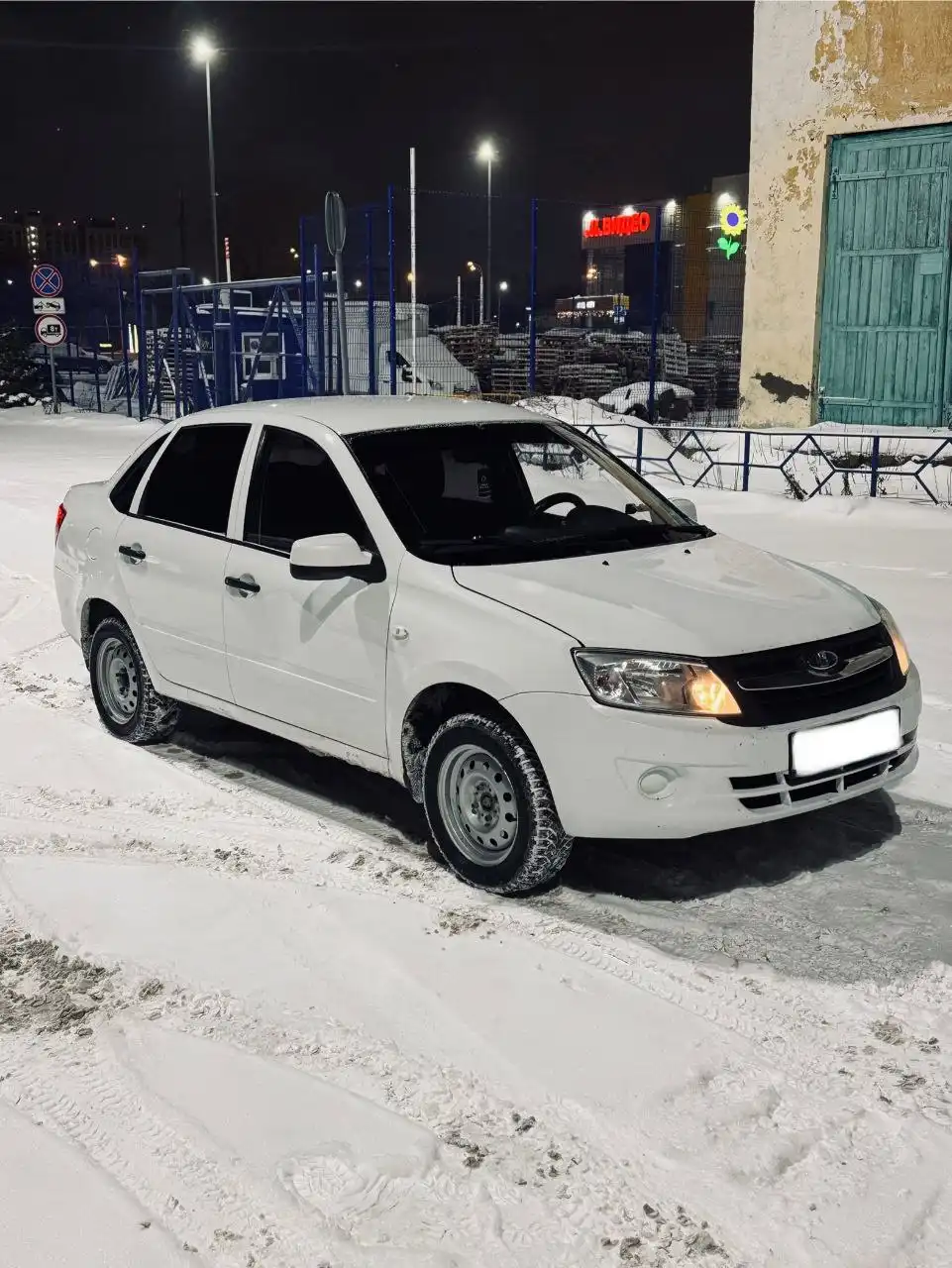 Продам Гранту 2012 года