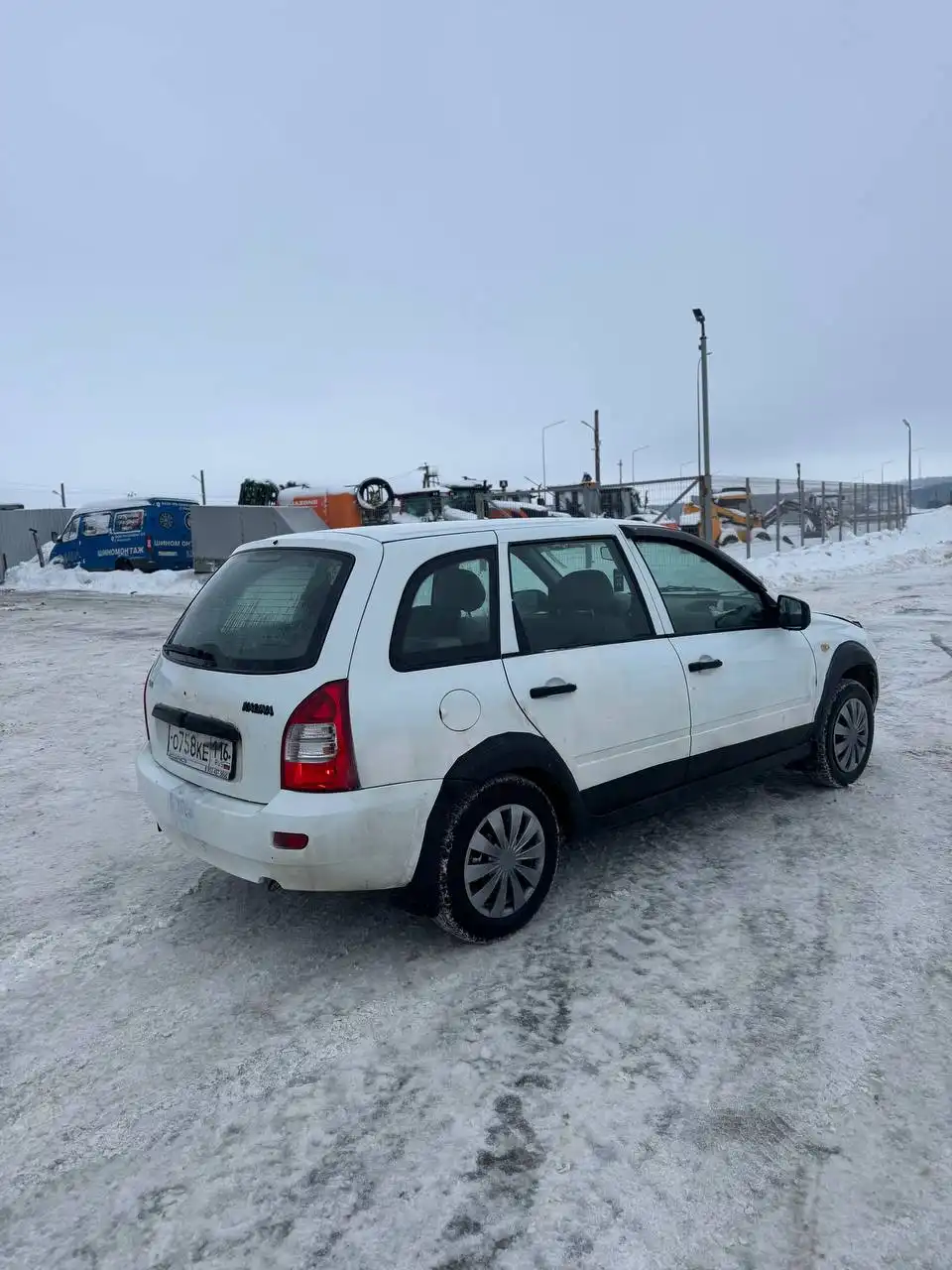 Продажа двух автомобилей Лада Калина 2011 года