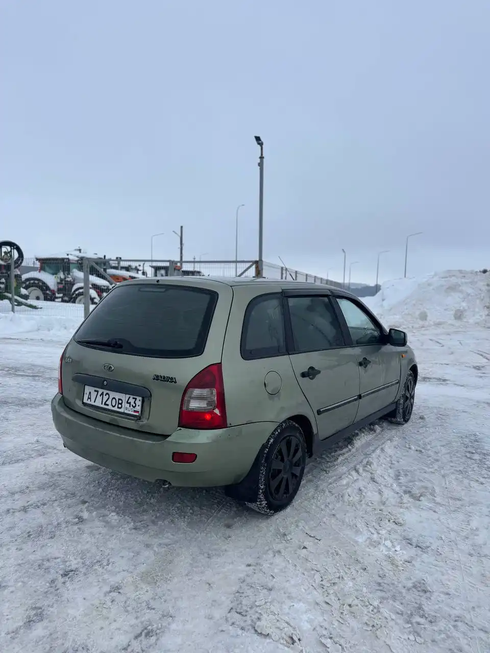 Продажа двух автомобилей Лада Калина 2011 года