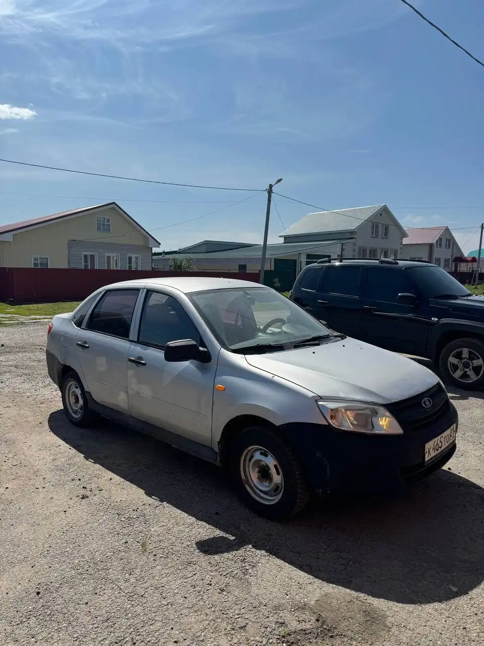 Автомобиль 2012 года с незначительными кузовными работами