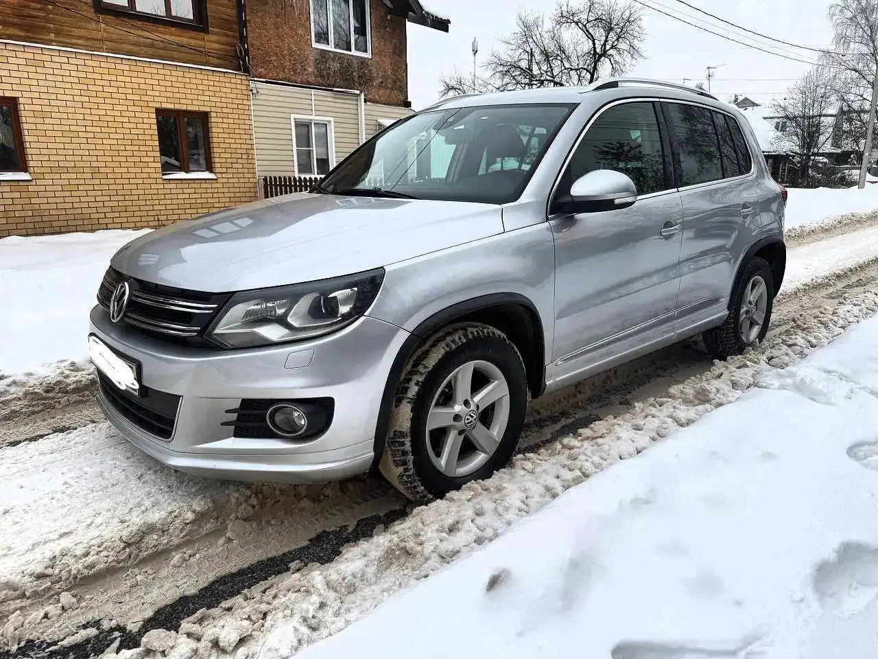 Volkswagen Tiguan 2.0 AT 2016 года - Легковые автомобили (Авто) в Тверь