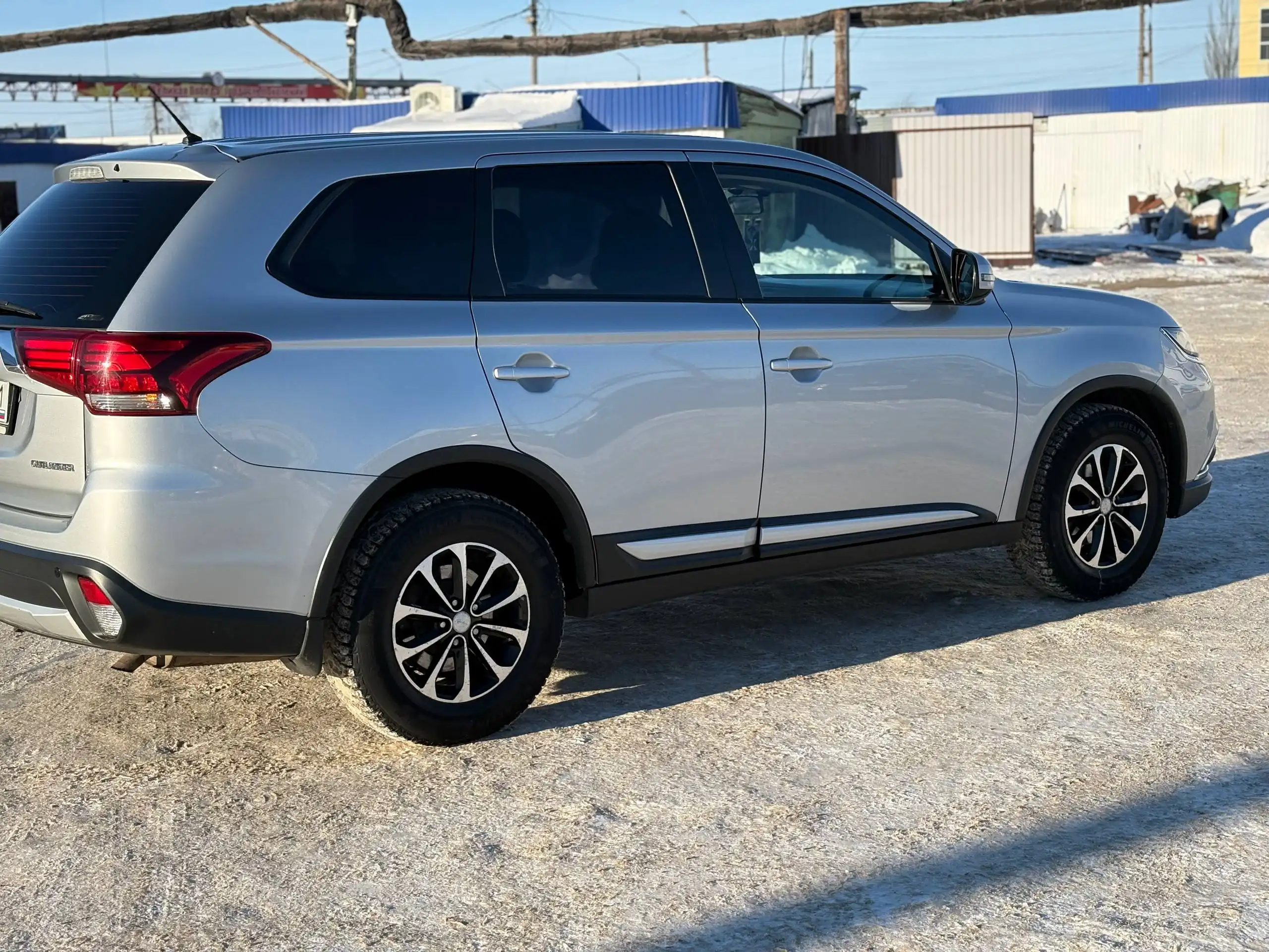 Продажа Mitsubishi Outlander 2016 года - Внедорожники/кроссоверы (Авто) в Чебоксары