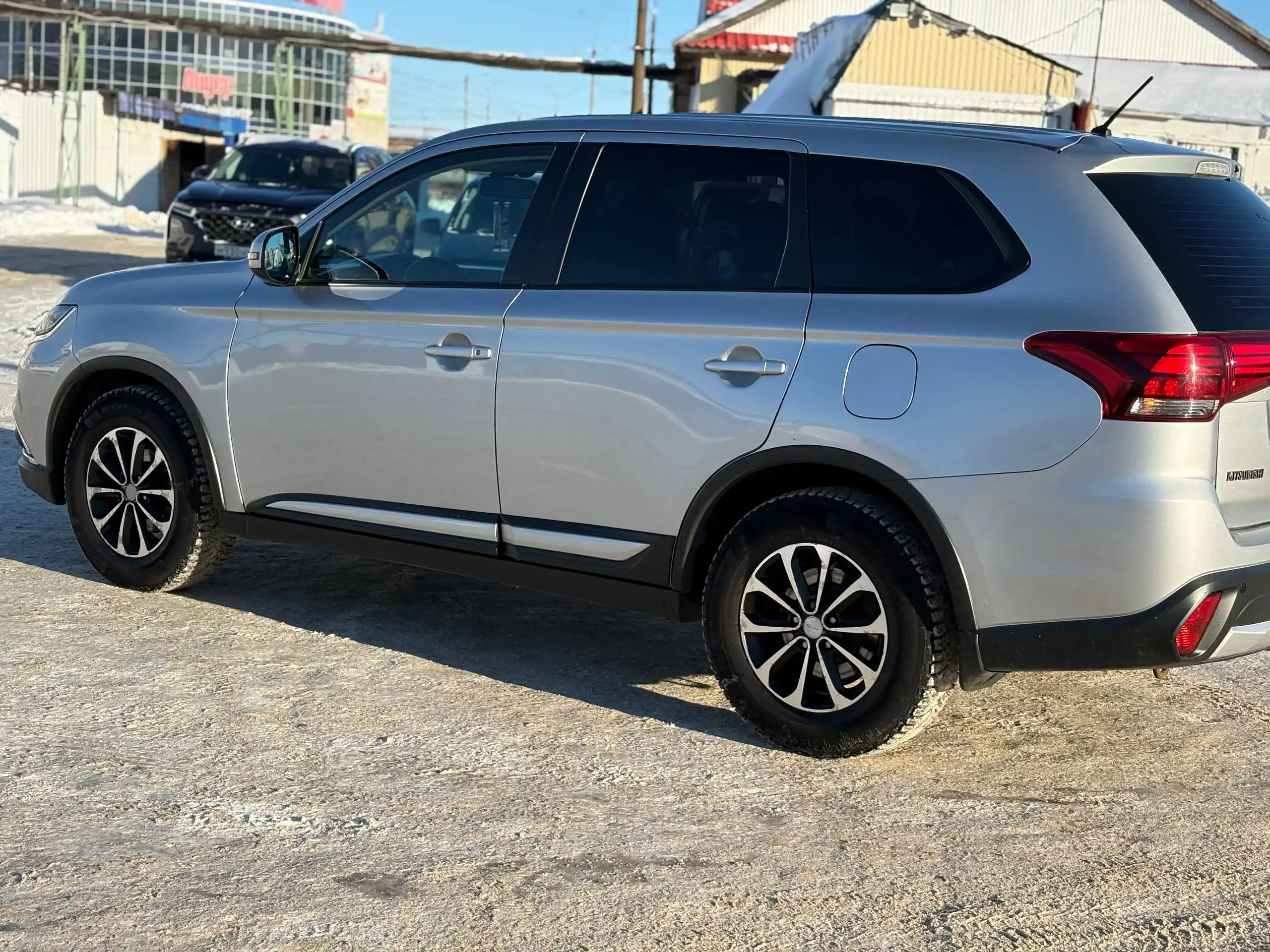 Продажа Mitsubishi Outlander 2016 года - Внедорожники/кроссоверы (Авто) в Чебоксары