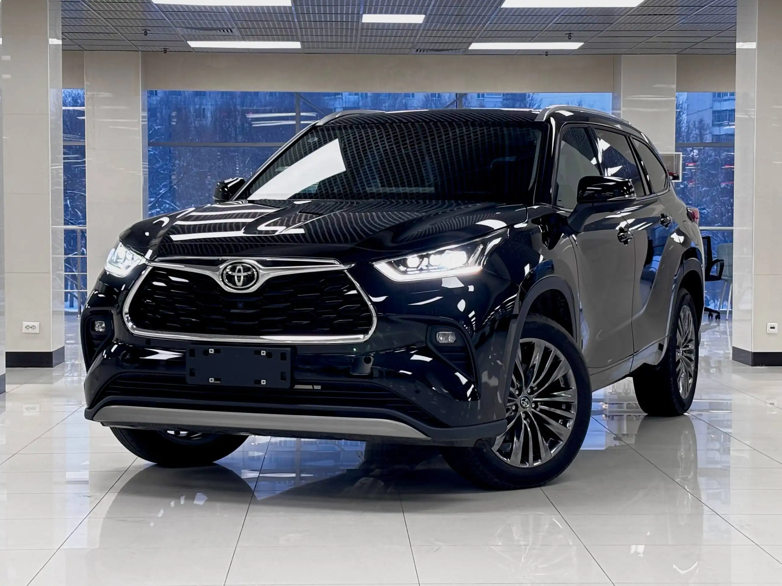 Toyota Highlander 4 поколение (U70) 2025 года - Легковые автомобили (Авто) в Москва