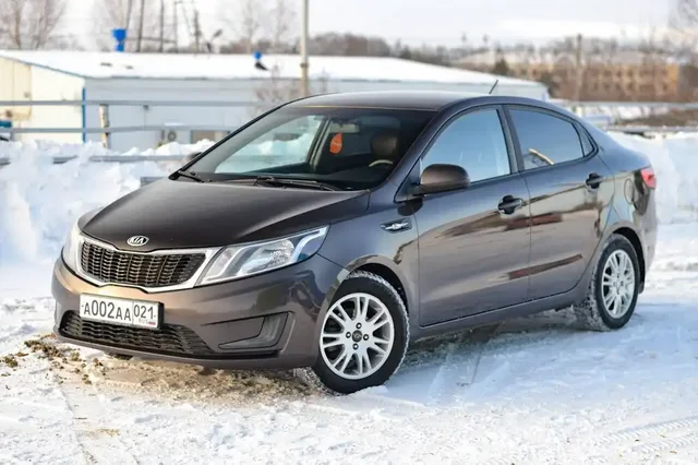 Продажа Kia Rio 2014 года - Грузовые автомобили в Канаш
