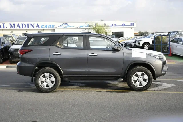 Toyota Fortuner 2025 2.4 дизель автомат полный привод - Легковые автомобили в Москва