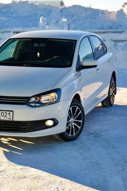 Volkswagen Polo 2012 года в отличном состоянии - Грузовые автомобили в Канаш