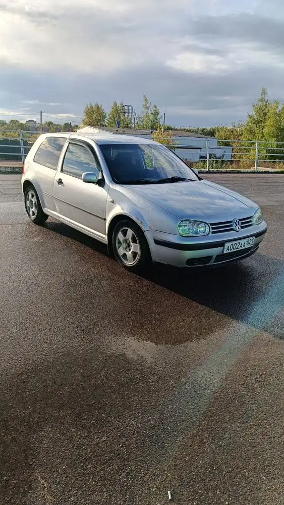 Volkswagen Golf 2002 года - Легковые автомобили (Авто) в Канаш