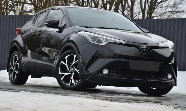 Продажа Toyota C-HR 2018 года с пробегом 78 000 км - Аксессуары в Чебоксары