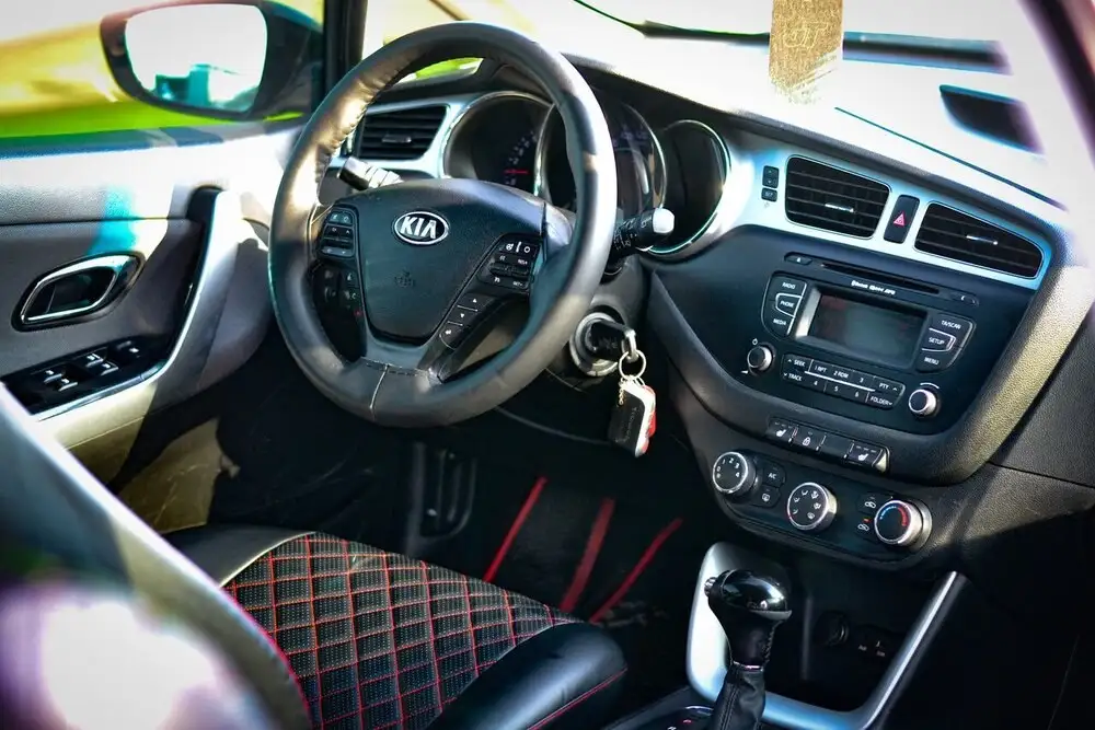 Kia Ceed 2013 автомат 1.6 - Авто в Канаш