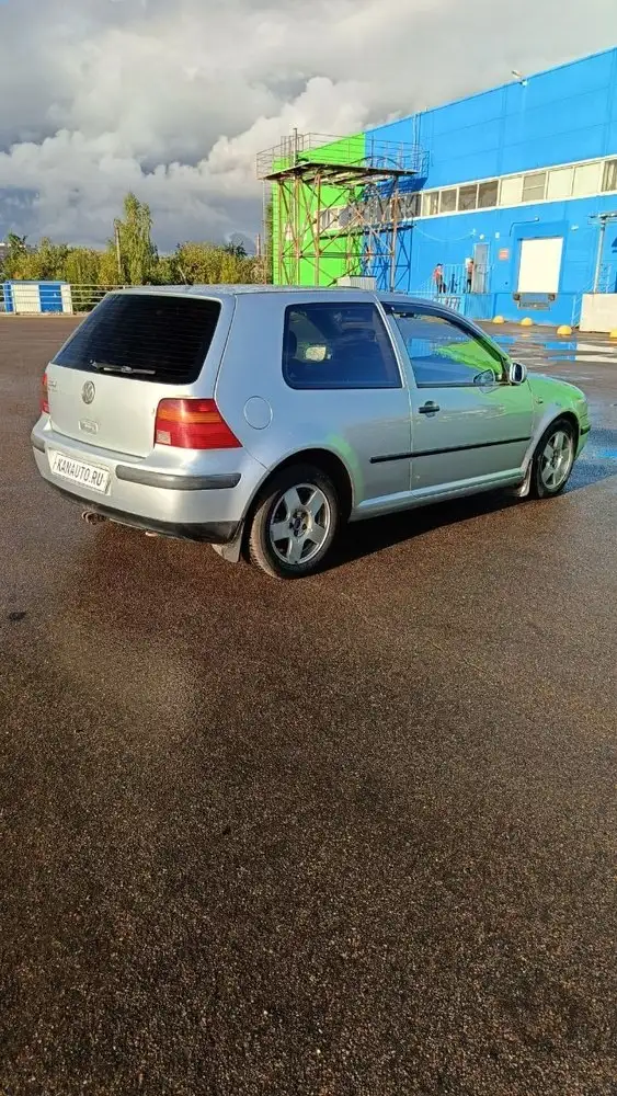 Volkswagen Golf 2002 года в Канаше - Легковые автомобили (Авто) в Канаш