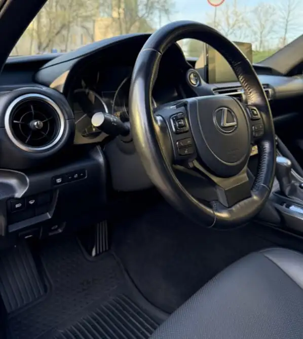 Lexus IS 300 AWD 2021 F-Sport с пробегом 43 тыс км - Авто в Чебоксары